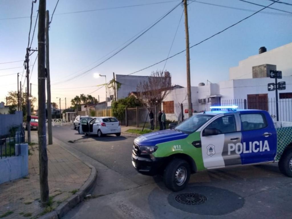 En Ringuelet, asaltaron a una docente en la puerta de la casa