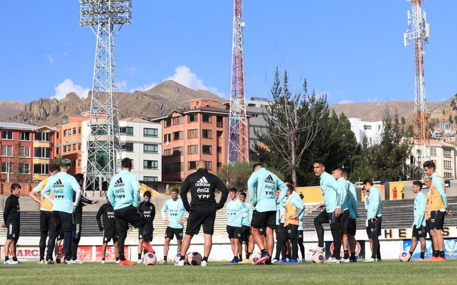 La Selección Argentina enfrenta un doble desafío: Bolivia y la altura