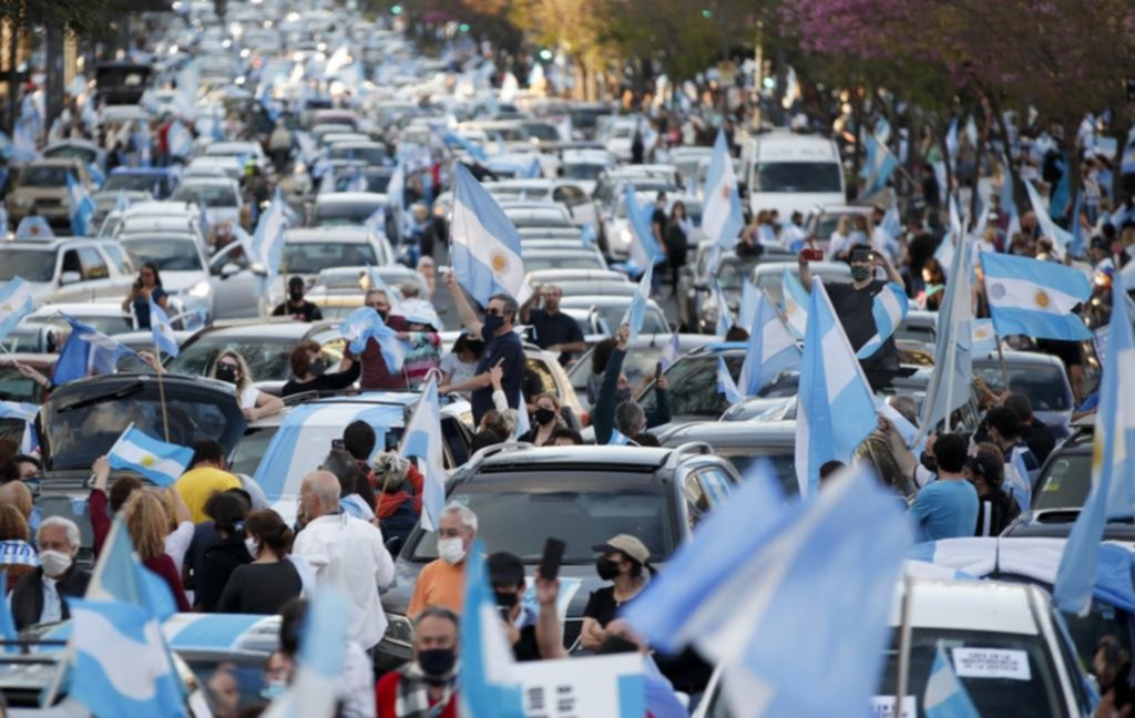 Otro masivo banderazo, con ejes en la Justicia, la economía y la cuarentena