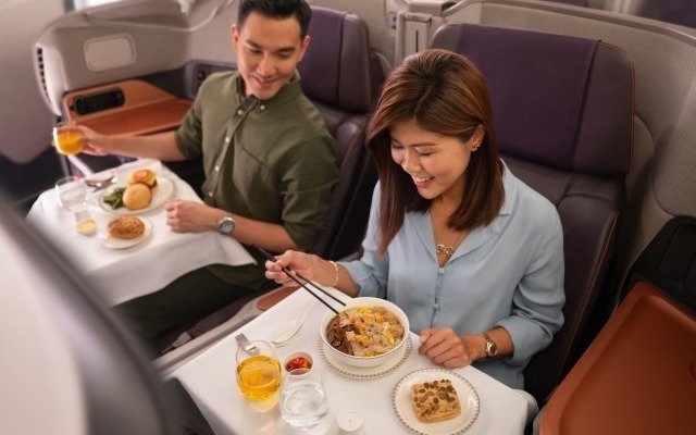 Una aerolínea internacional transformó sus aviones en restaurantes por la crisis del coronavirus