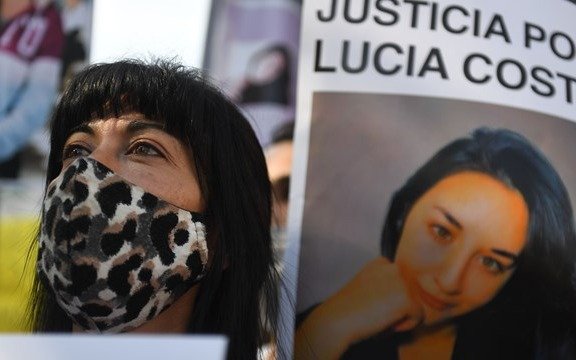 "A mi hija la dejaron tirada", dijo la madre de Lucía durante una marcha en San Miguel