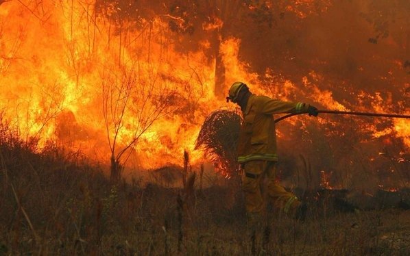 La caída de rayos generó dos nuevos incendios en las sierras de Córdoba