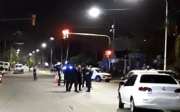 Matan a balazos a un policía federal durante un asalto a una heladería de Ramos Mejía