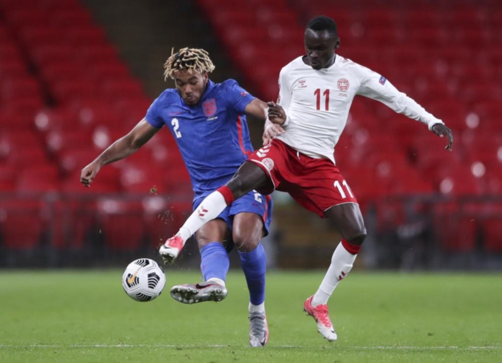 Dinamarca ganó en Wembley y Portugal goleó a los suecos