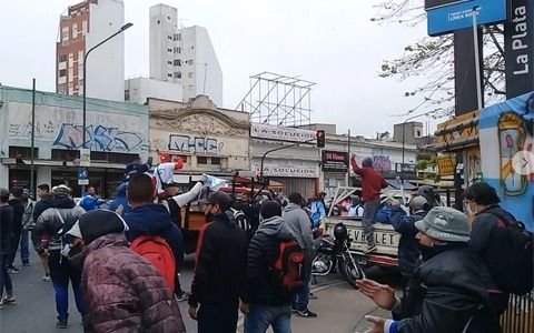 Incidentes en la estación de 1 y 44: denuncian agresiones de una facción de la Uocra