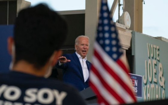 Tres casos de coronavirus en el entorno demócrata suspenden eventos de la campaña de Biden