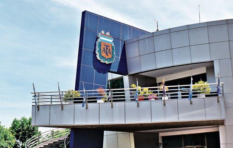 En Ezeiza, sortean la Copa de la Liga, que se jugará por zonas y sin fecha de clásicos