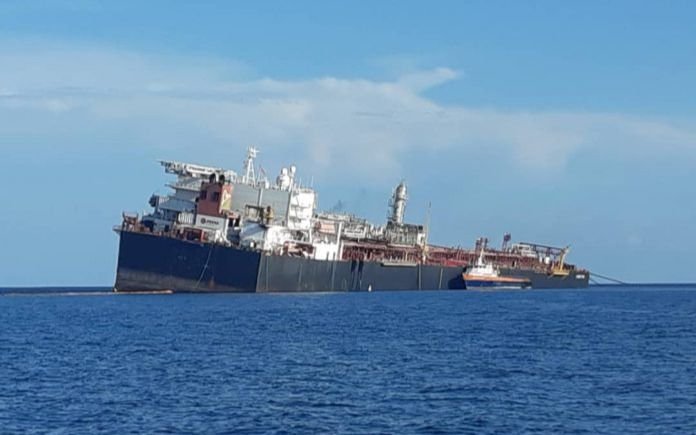 Preocupa el impacto ecológico que podría tener el derrame de crudo de un buque venezolano
