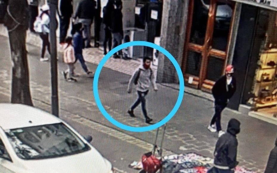 Cayó un joven acusado de intentar comprar con dinero falso en locales del centro platense