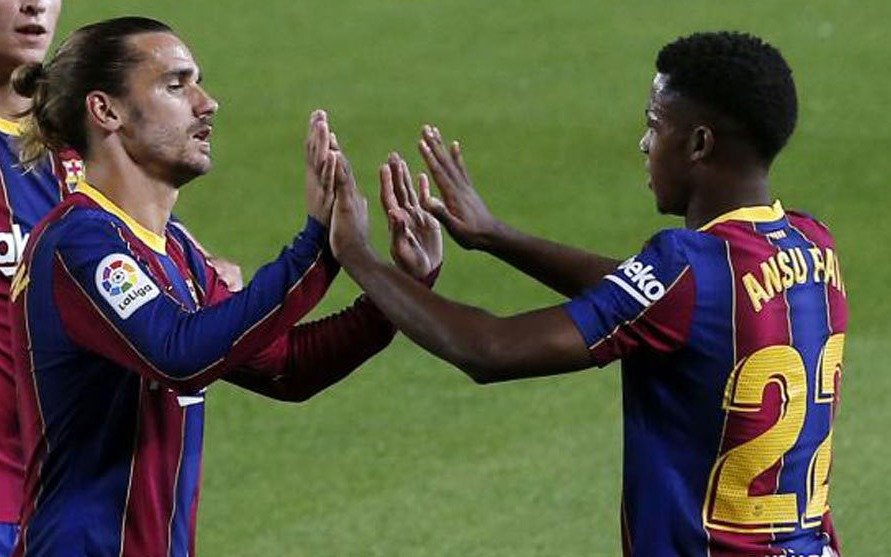 Polémico artículo con comentarios racistas hacia el futbolista Ansu Fati: Griezmann salió en su defensa