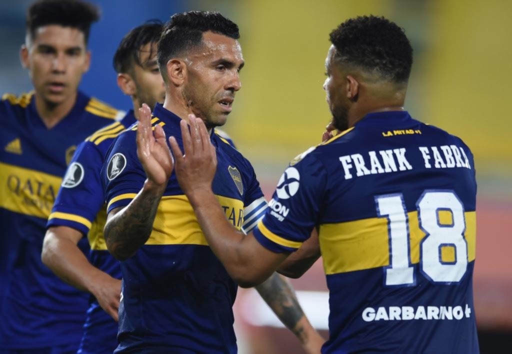 Boca aplastó a Caracas con un Tevez inspirado y autor de un “doblete”