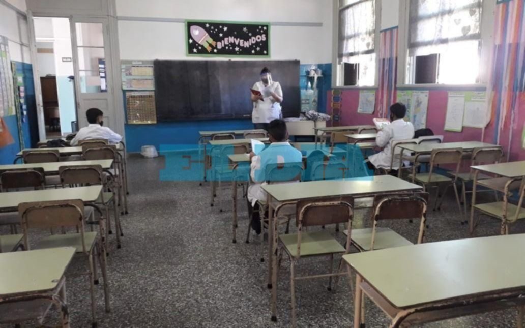 Así fue el regreso a clases de los primeros alumnos en la Provincia