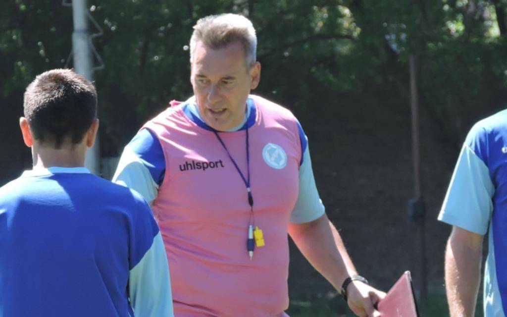 San Carlos se prueba ante Brown, en Adrogué