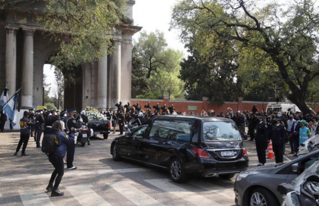 Días de violencia, locura y muerte, con protocolos en permanente debate