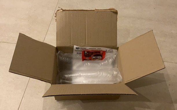 Compró un chocolatín por $29 en Correo Compras, se lo enviaron gratis y encendió la polémica