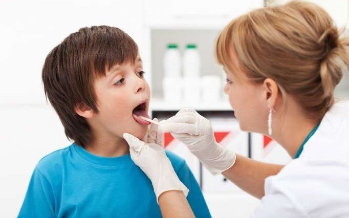 Qué es la difteria, la enfermedad que obligó a Perú a emitir una alerta sanitaria
