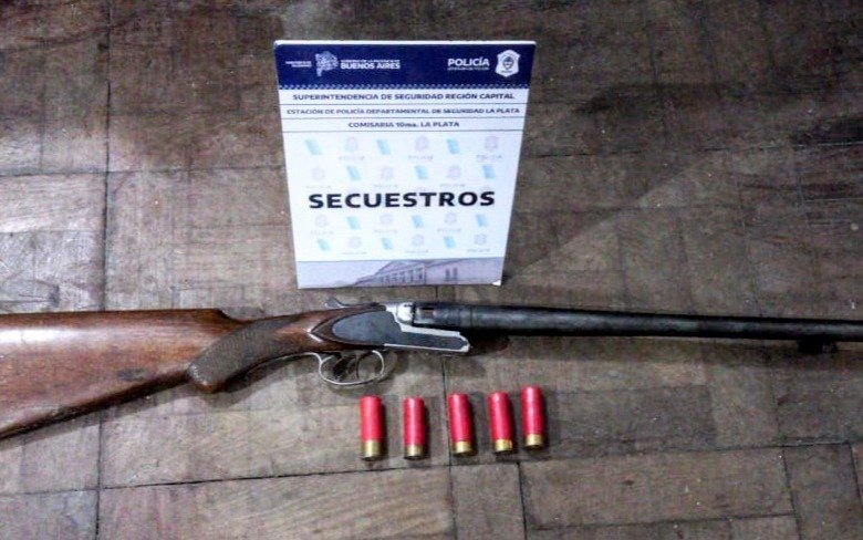 Con una escopeta amenazó de muerte a su ex pareja y a la hija en Villa Elisa