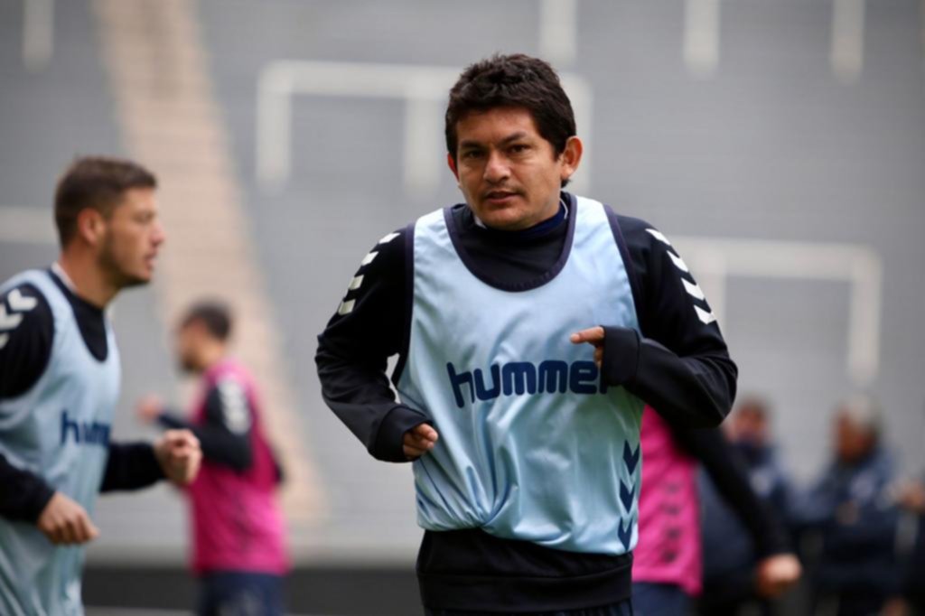 Coronel por Guiffrey, la única variante para recibir a Sarmiento