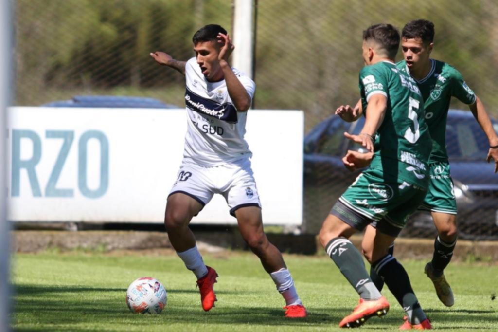 A la Reserva se le escapó el triunfo en el final