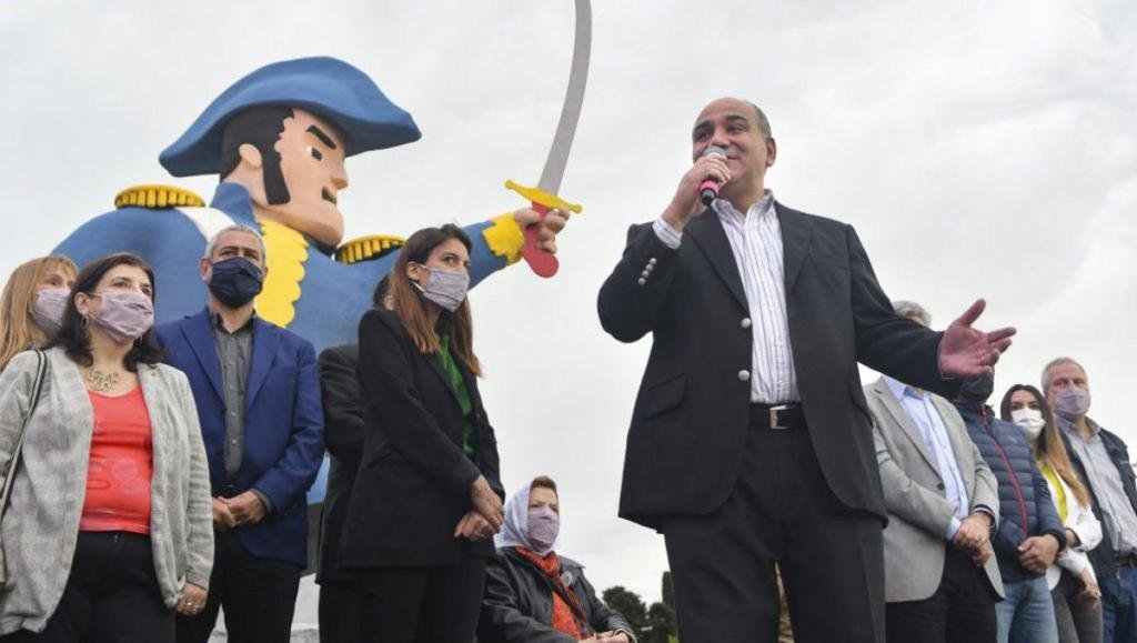 Manzur se despegó de la indagatoria a Macri