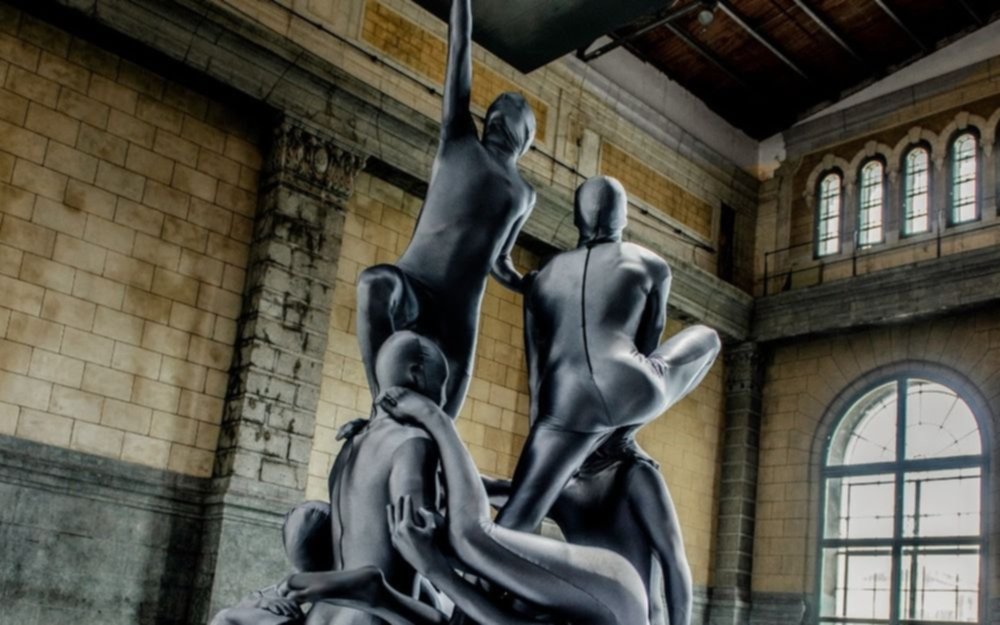 "La continuidad de los cuerpos", la escultura viva de Melisa Zulberti