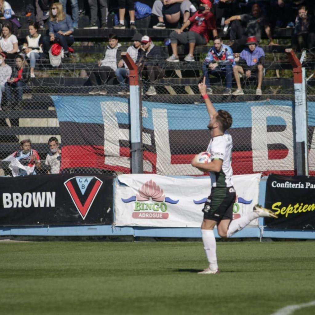 Volvió a ganar Ferro, se acomoda en la tabla y sueña