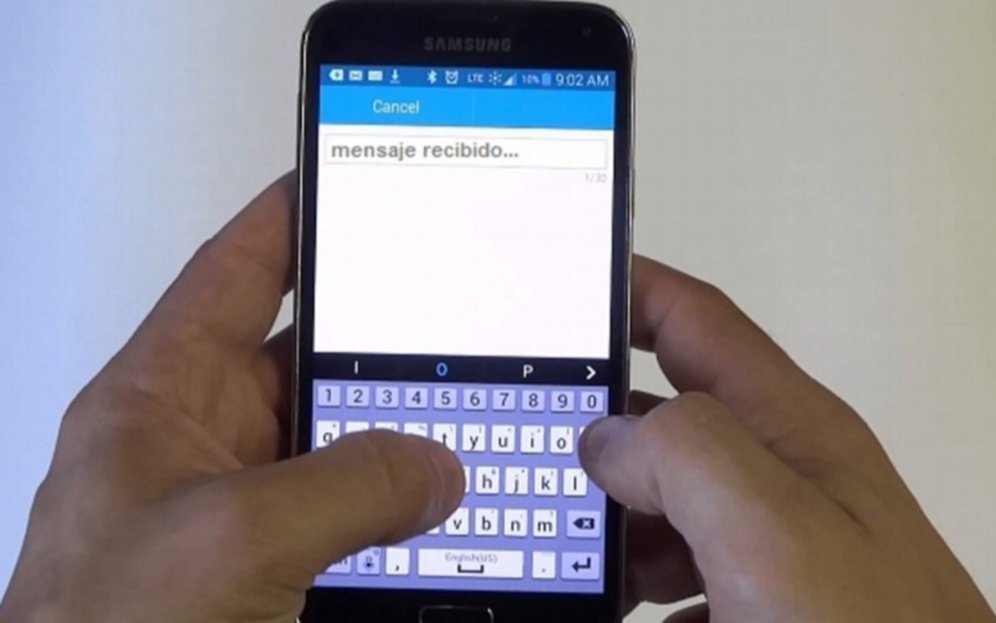 Volvimos al mensaje de texto: el viejo aliado que retornó tras el apagón digital 