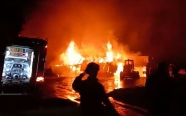 Mapuches incendiaron depósitos en Río Negro y Carreras reclamó el envío de fuerzas federales