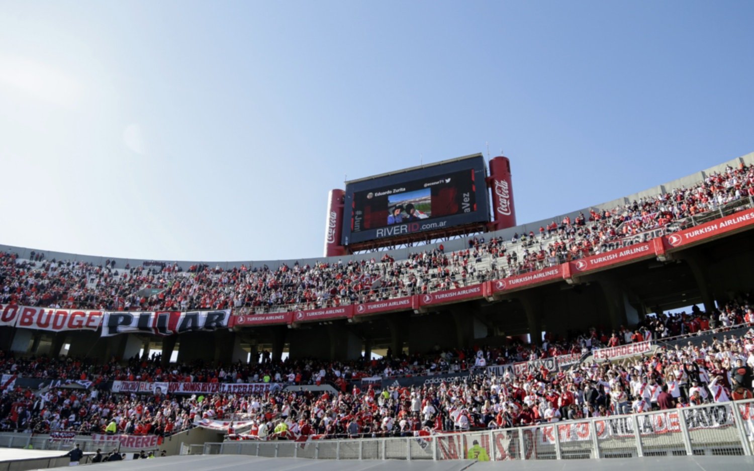 Allanaron el Monumental por el incumplimiento del aforo en el partido frente a Boca