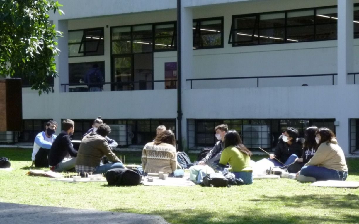 Presencialidad en la Facultad de Arquitectura: así fue el regreso de los alumnos a las aulas