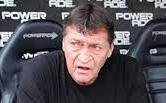 Julio Falcioni deberá meter mano para recibir al Lobo