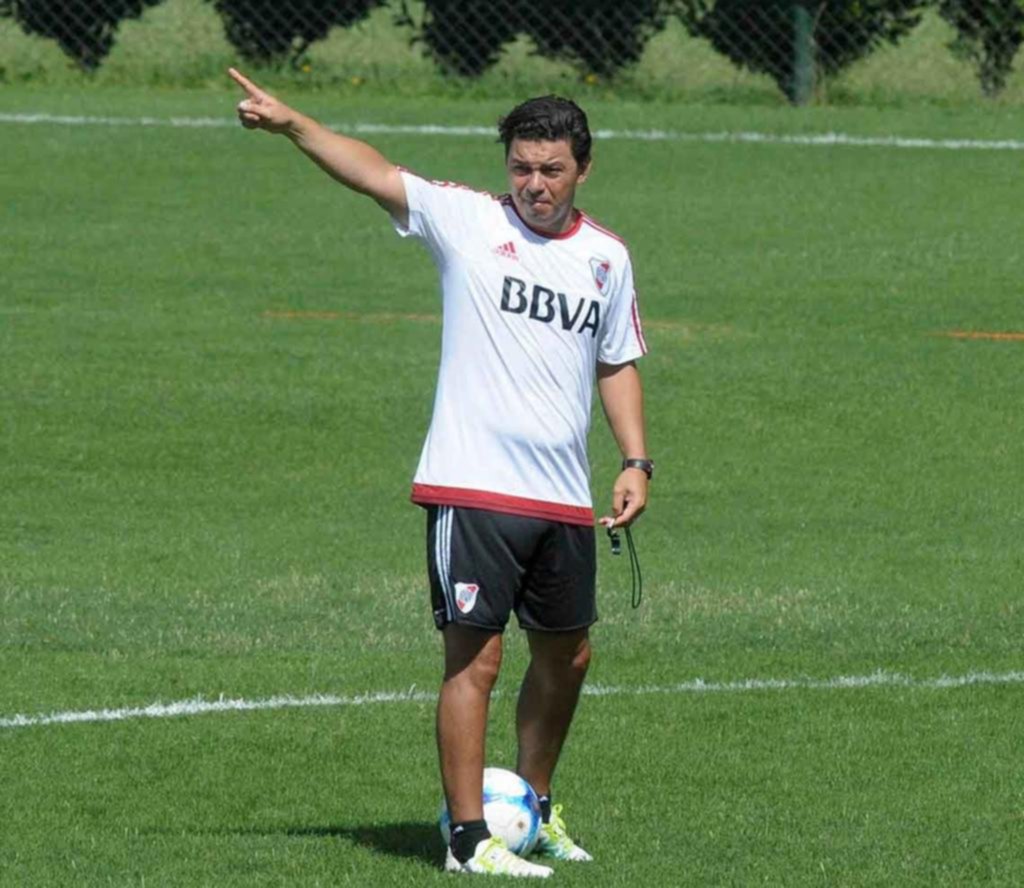 Gallardo espera por Suárez pensando en el cruce con Banfield