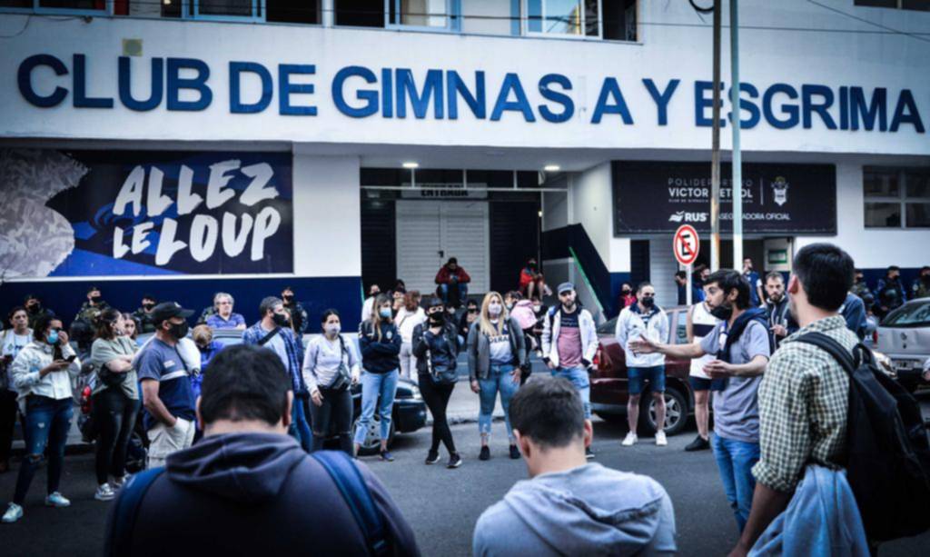 Los hinchas volvieron a movilizarse para rechazar la localía en 25 y 32