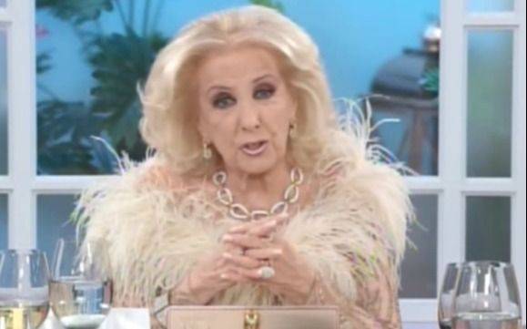 ¡Vamos Mirtha! Mejora su salud y ya está en una habitación común