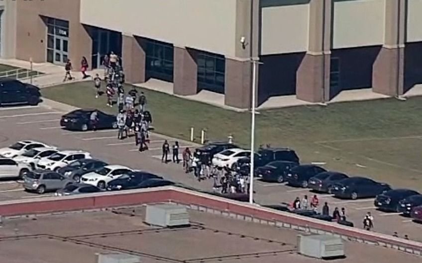Otro tiroteo en una escuela secundaria de EE UU: hay al menos 4 heridos