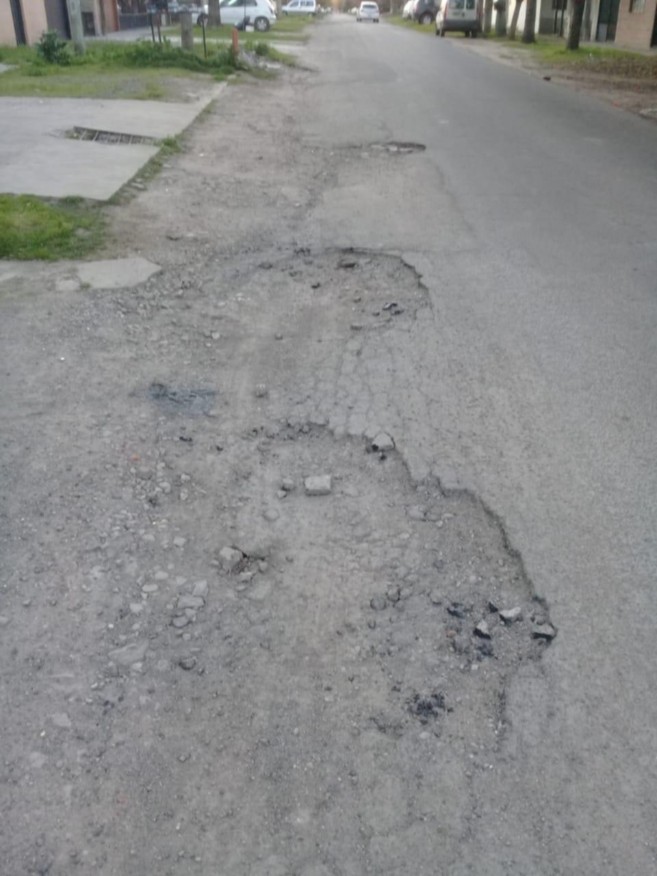 Piden por cordón cuneta y reclaman por los baches