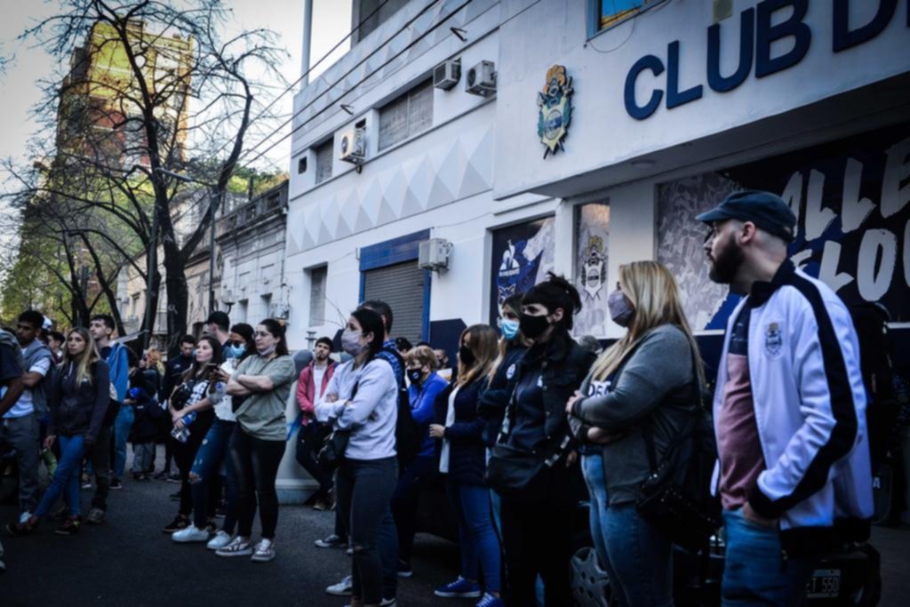 Los hinchas vuelven a movilizarse a la Sede