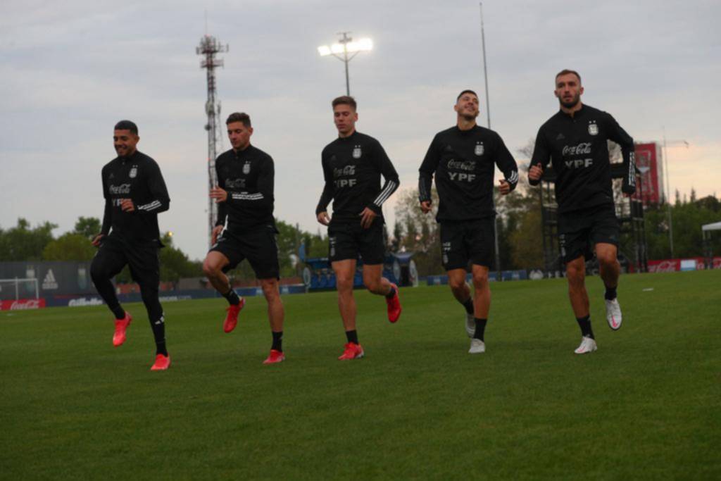 Scaloni espera por Lautaro y busca el reemplazo de Acuña