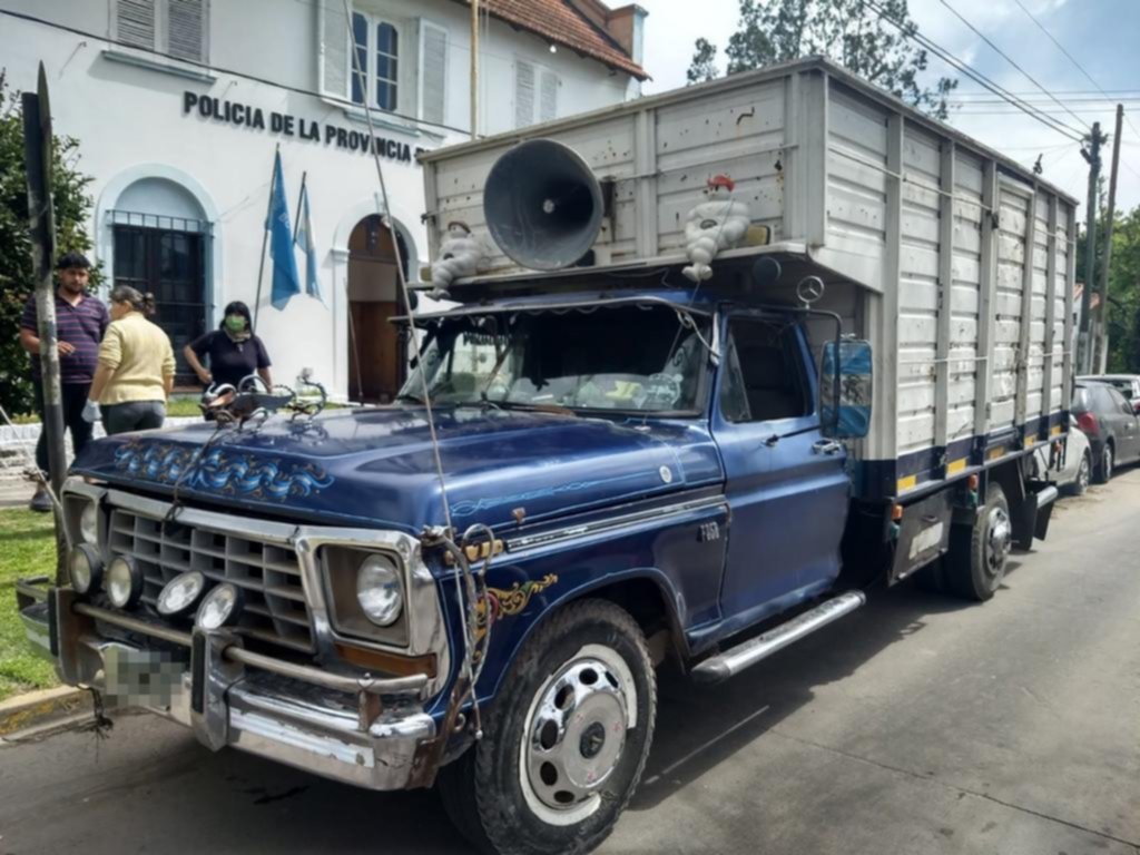Cuento del tío, robo y una camioneta llamativa