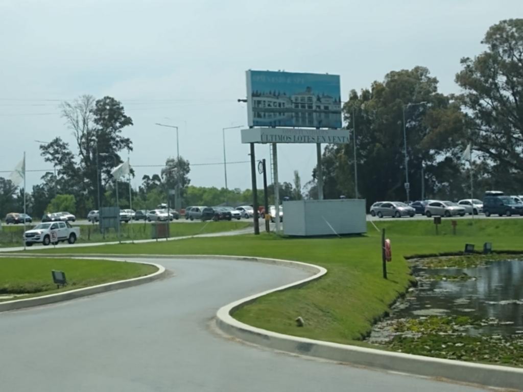 Piden controles de tránsito en la zona de los country sobre la ruta 2