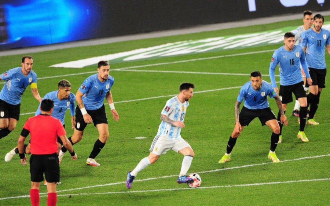 VIDEO. Un pasito pa' acá... y otro pasito pa' allá: la jugada de Messi que es viral