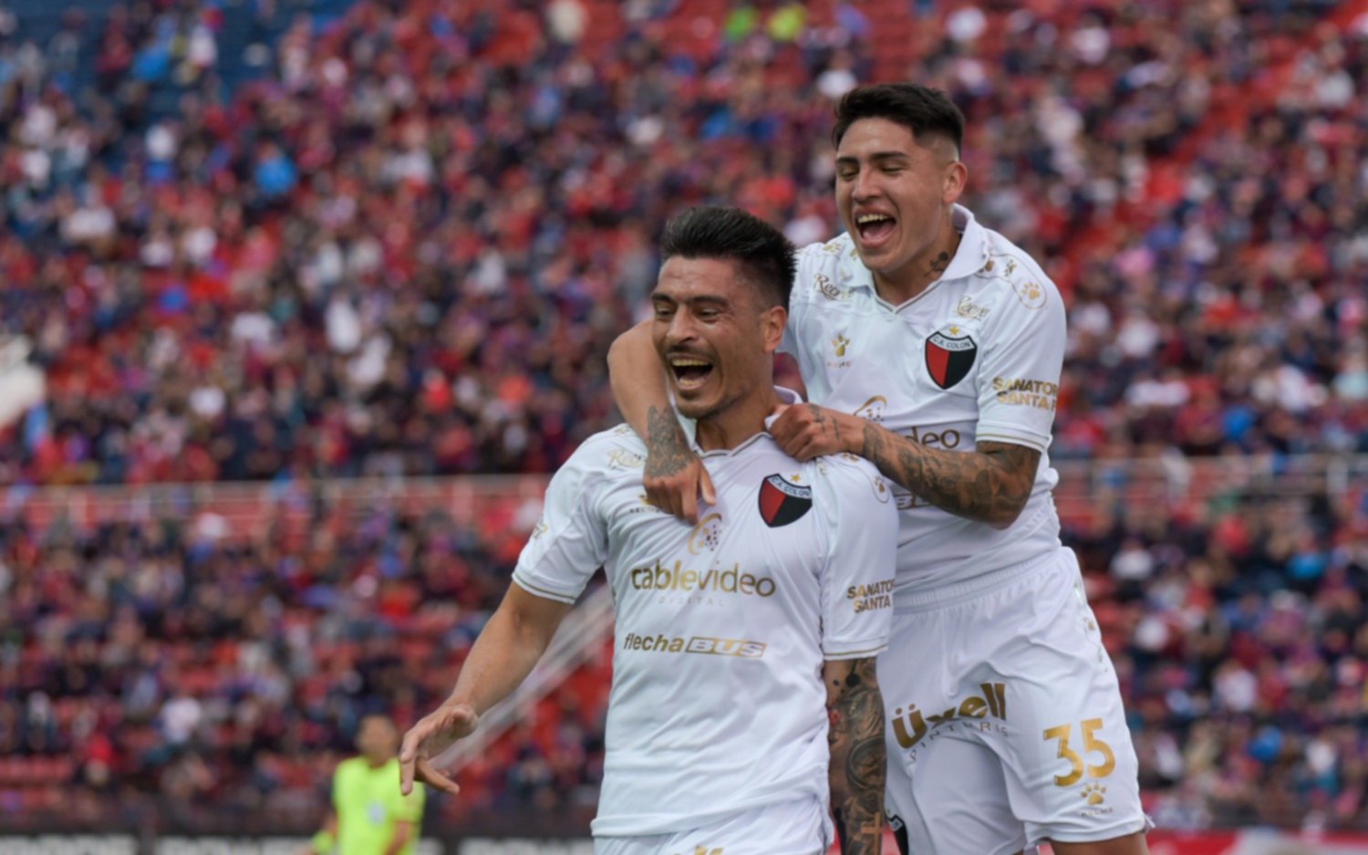 Colón venció 2 a 1 a San Lorenzo y le arruinó el regreso a su estadio con público