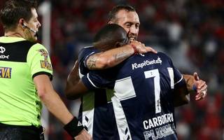 Gimnasia consiguió un empate valioso 1 a 1 ante Independiente en Avellaneda