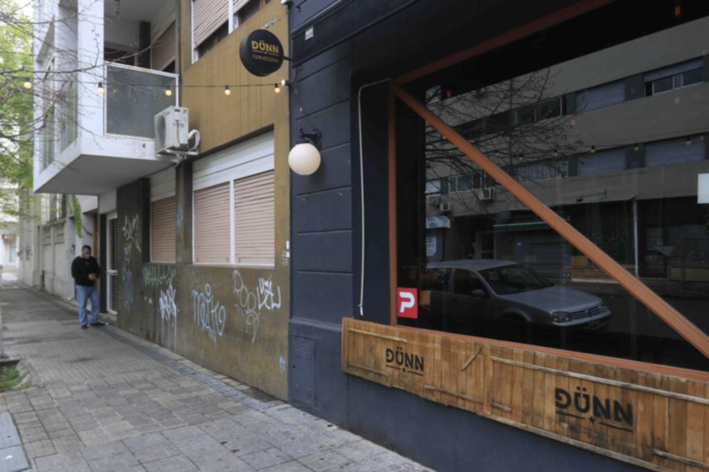 Descontrol, violencia y un tiro en el centro platense