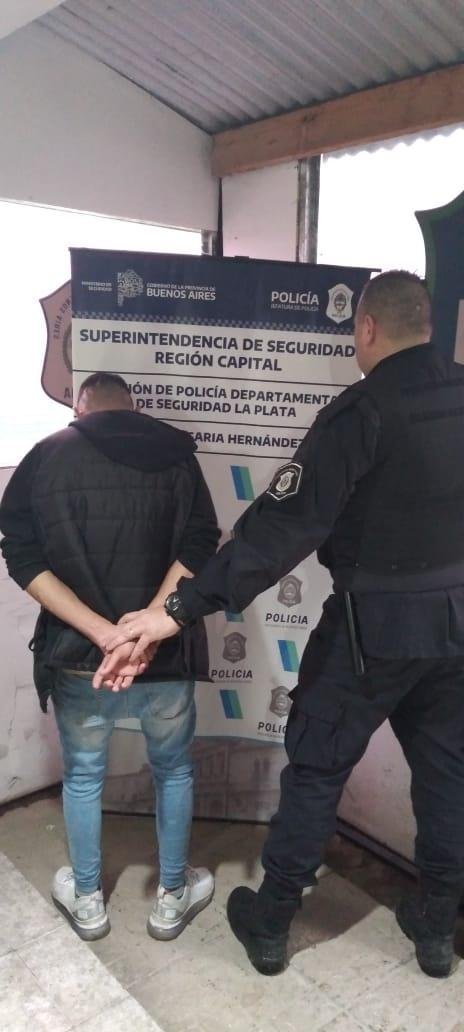 Se pelearon con un remisero y terminaron en la comisaría