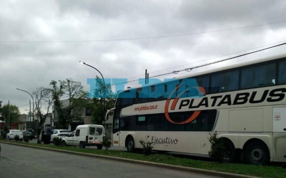 Cuádruple choque en Tolosa: participó un micro y dejó heridos leves