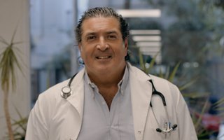 Dr. Diego Barés: "La atención de los pacientes debe ser personalizada, no a través de un celular "
