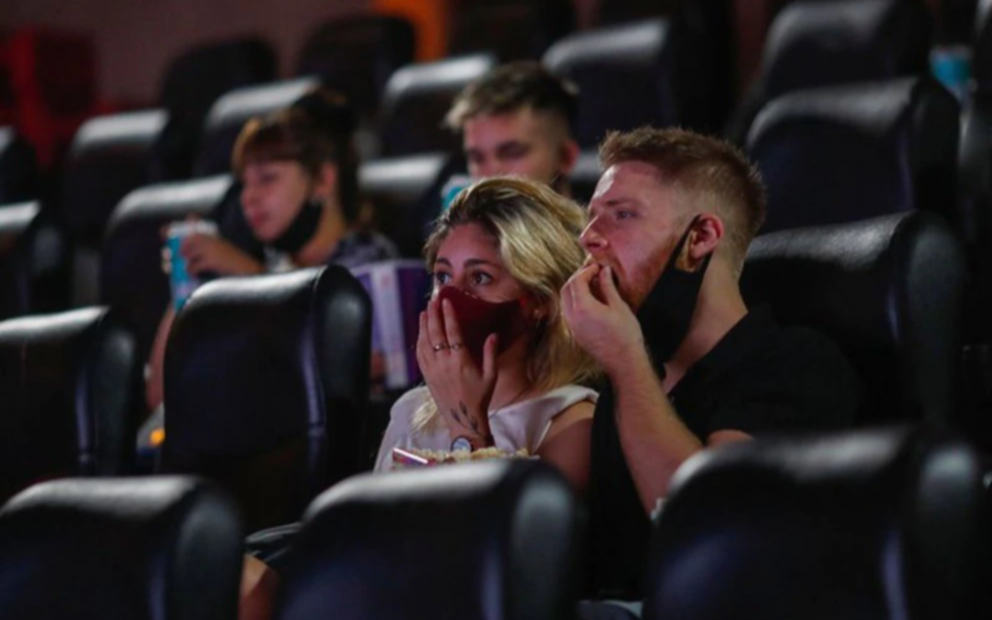 El Gobierno regalará $5 mil a jóvenes para ir a recitales, teatros y cines: cómo solicitarlo