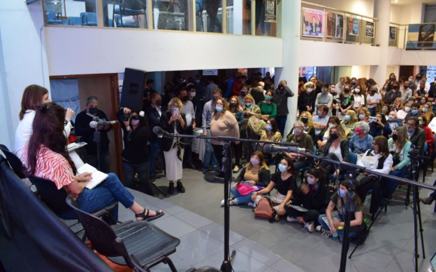 Se inauguró la Feria del Libro Social y Político en la sede del PJ en La Plata
