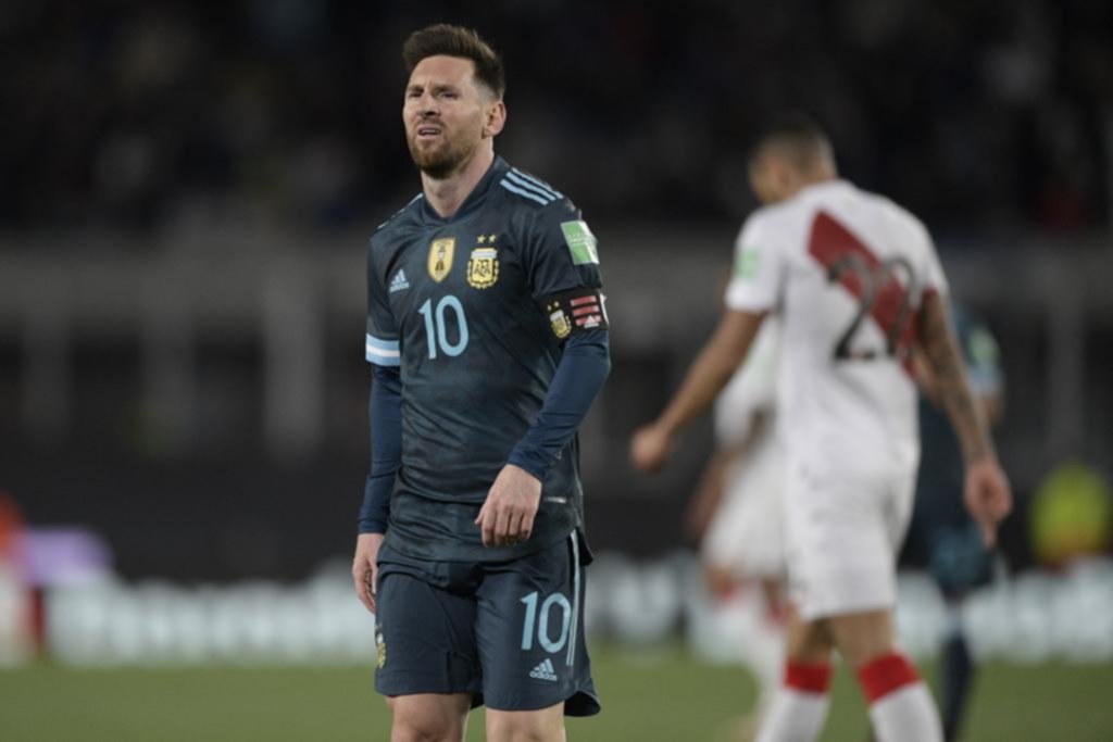 Messi no estuvo encendido y el Dibu “intimida” en los penales